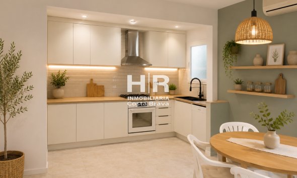 Apartment / flat - Sale - Sant Antoni De Calonge -
                Centro