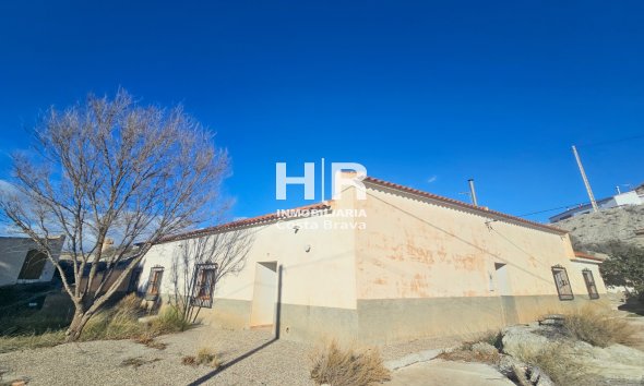 Cave house - Sale - Benamaurel -
                Puente Arriba