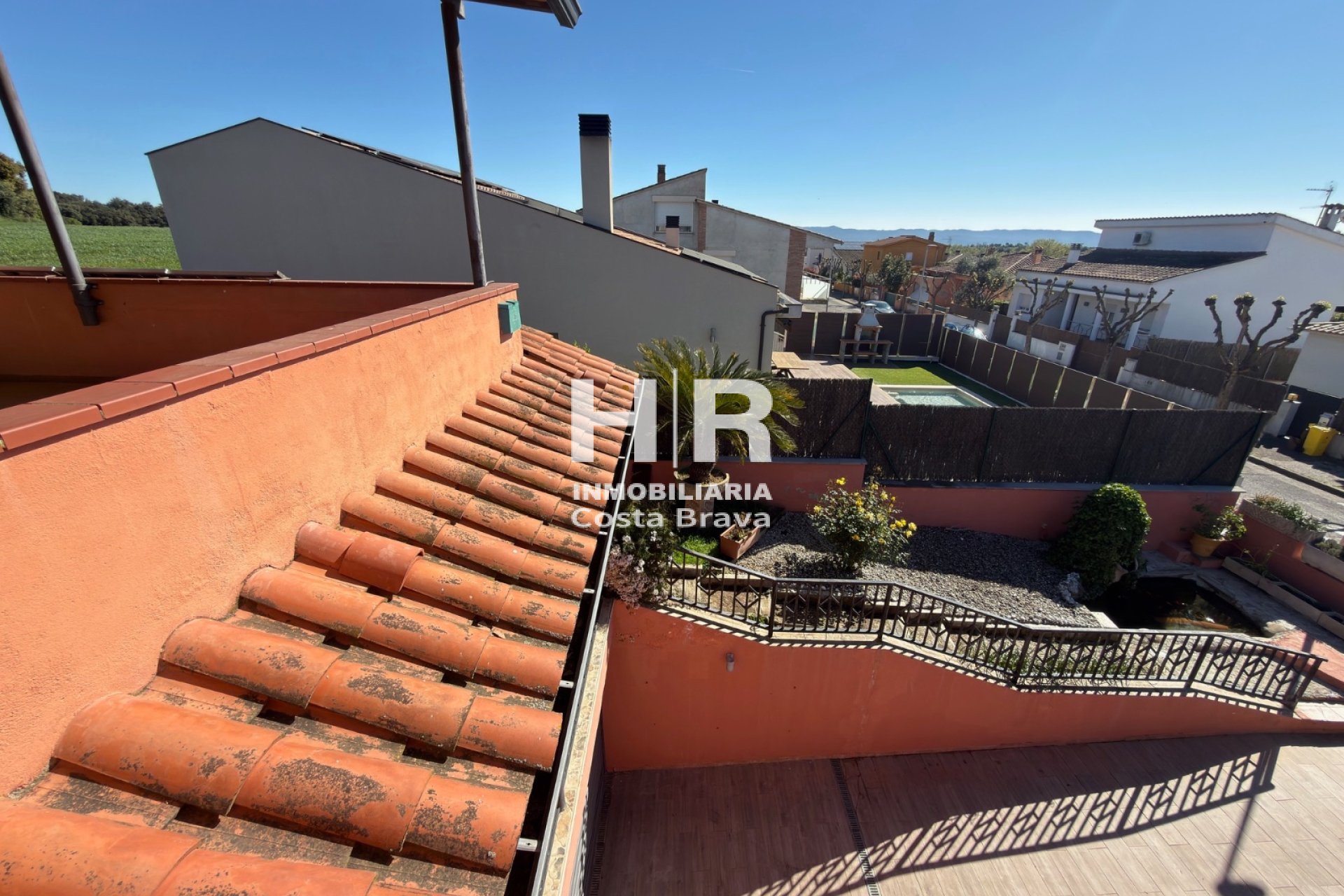 Sale - Casa unifamiliar - AIGUAVIVA - CENTRO PUEBLO