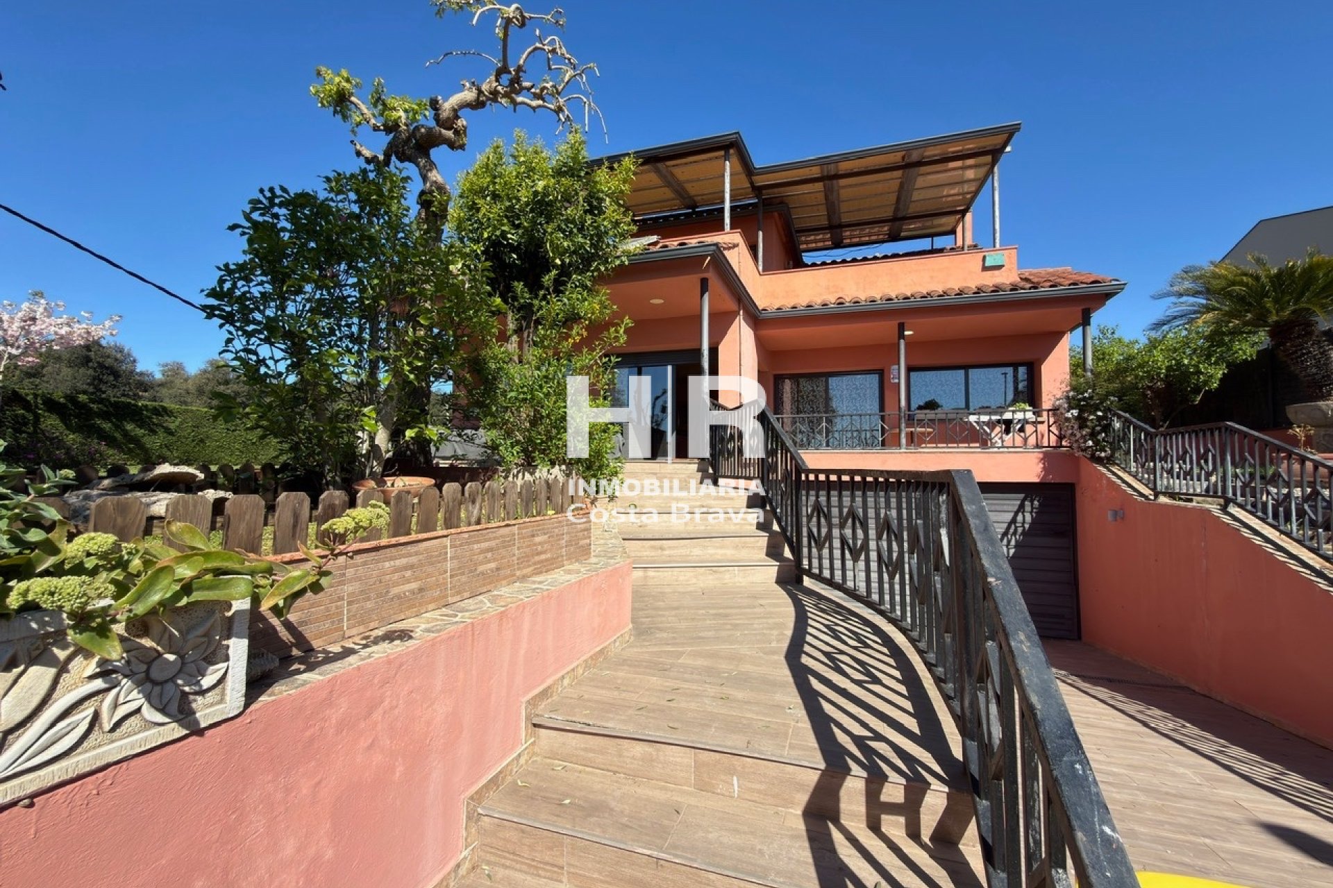 Sale - Casa unifamiliar - AIGUAVIVA - CENTRO PUEBLO