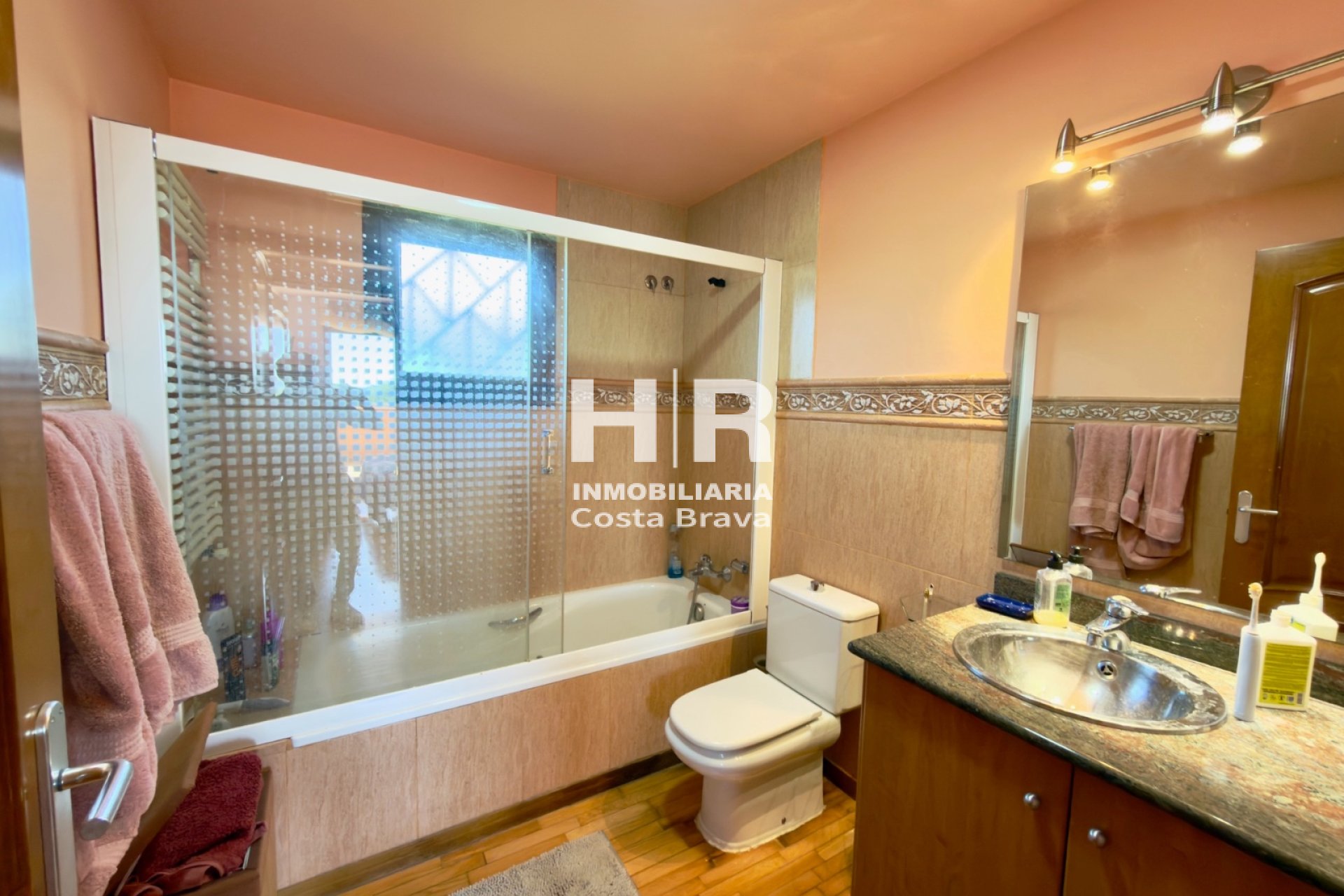 Venta - Casa unifamiliar - AIGUAVIVA - CENTRO PUEBLO