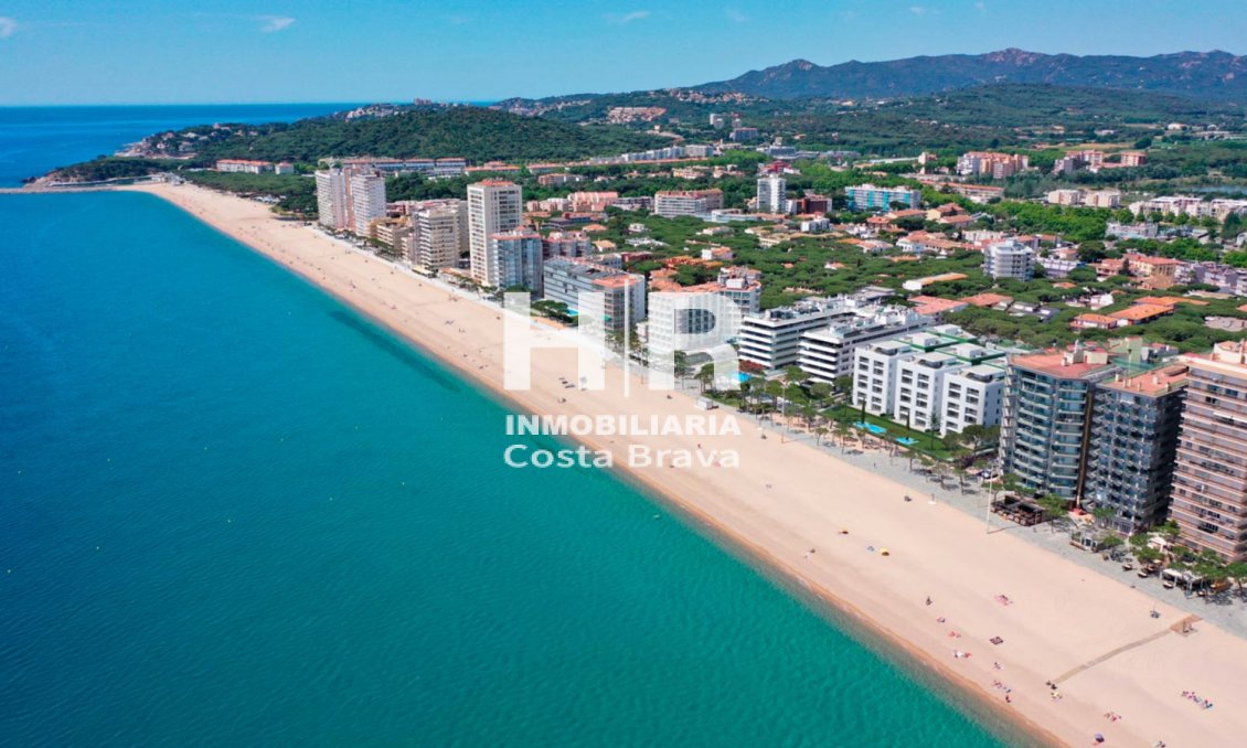 Obra nueva - Apartamento / piso - Platja D'Aro - Primera línea de mar