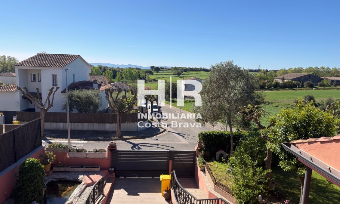 Venta - Casa unifamiliar - AIGUAVIVA - CENTRO PUEBLO