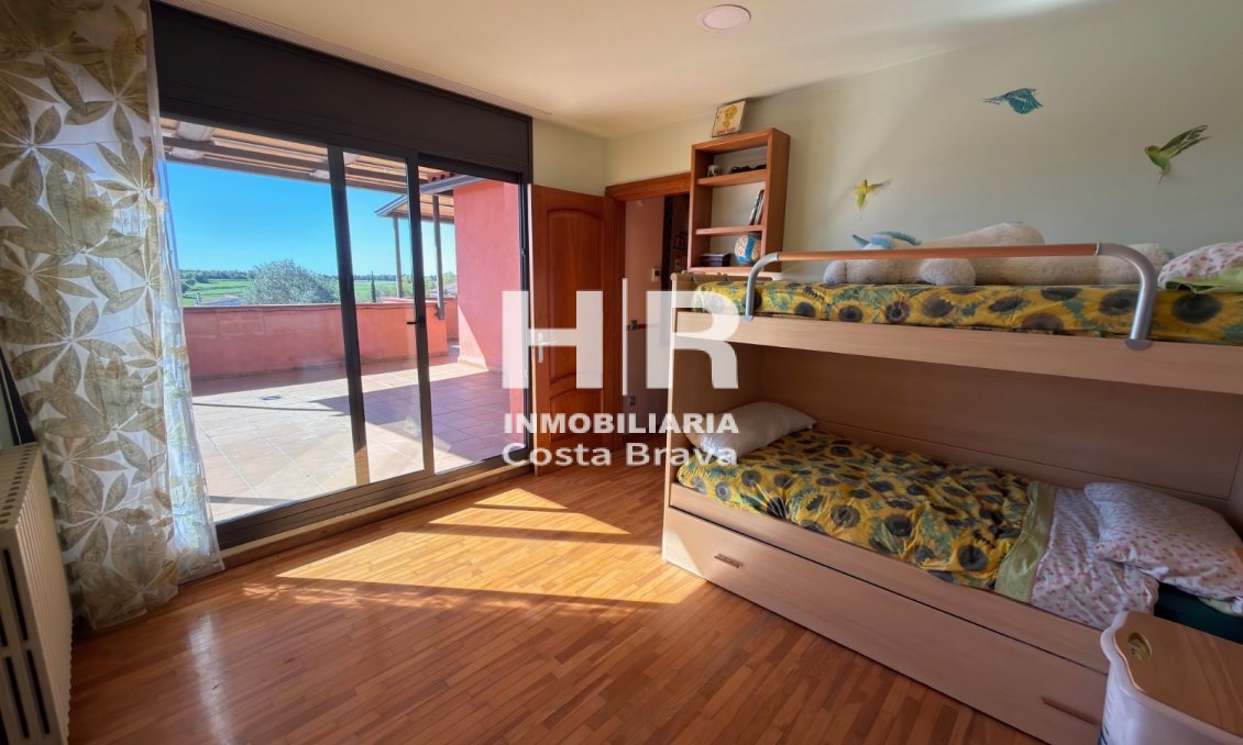 Venta - Casa unifamiliar - AIGUAVIVA - CENTRO PUEBLO