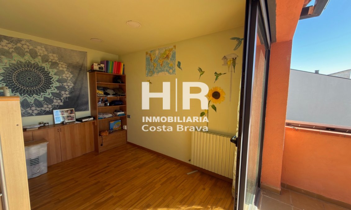 Venta - Casa unifamiliar - AIGUAVIVA - CENTRO PUEBLO