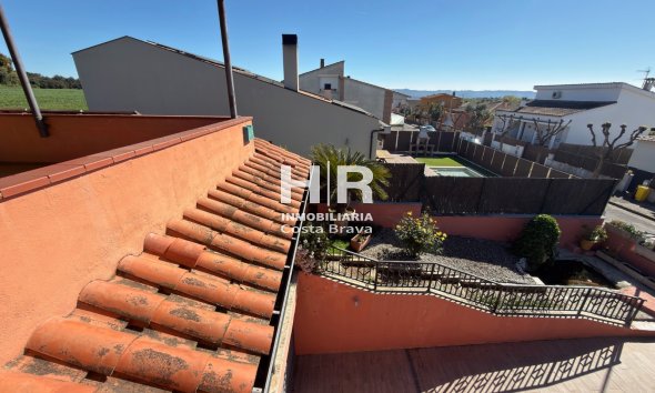 Venta - Casa unifamiliar - AIGUAVIVA - CENTRO PUEBLO