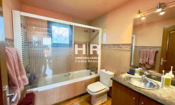 Venta - Casa unifamiliar - AIGUAVIVA - CENTRO PUEBLO