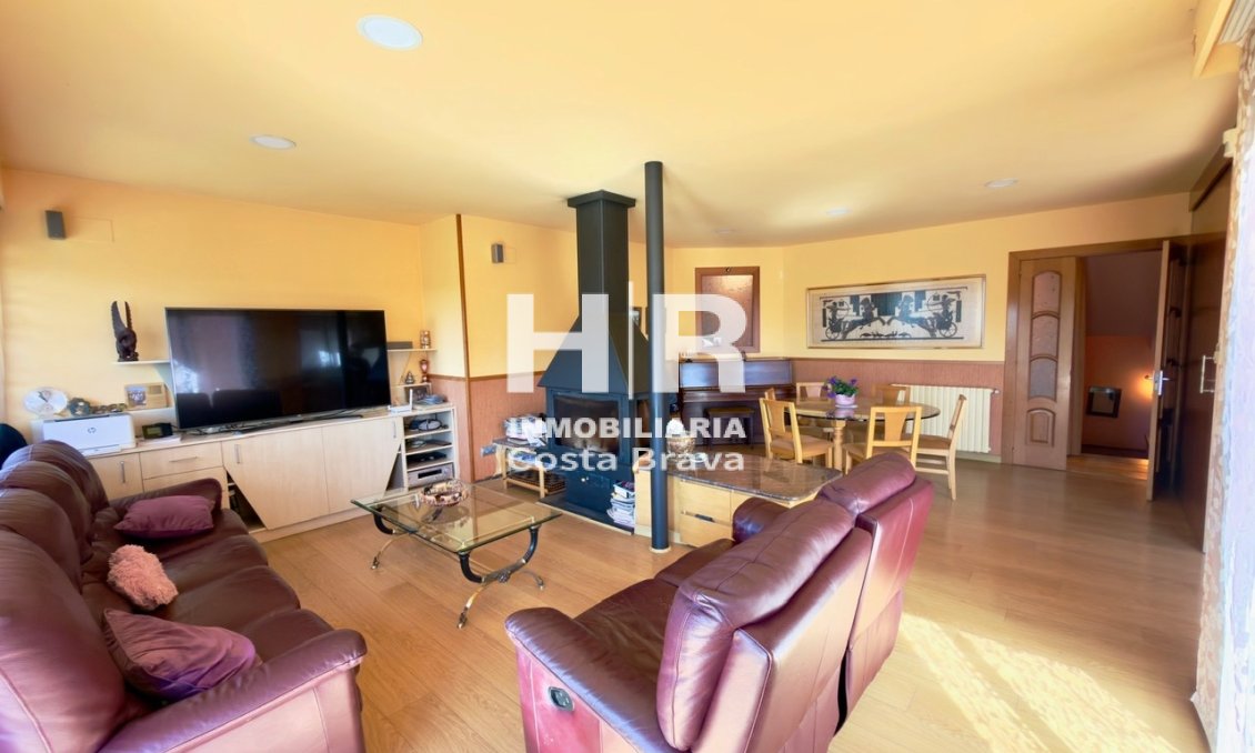 Venta - Casa unifamiliar - AIGUAVIVA - CENTRO PUEBLO