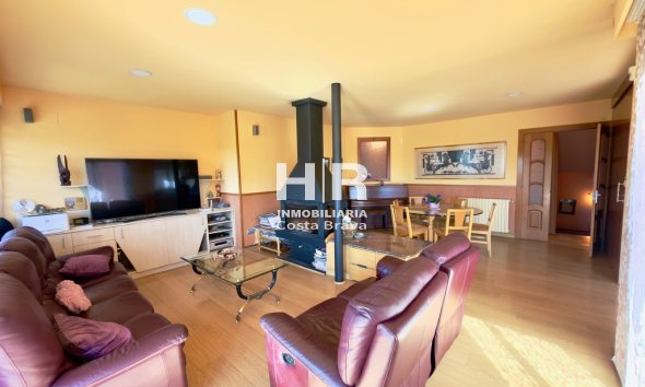 Venta - Casa unifamiliar - AIGUAVIVA - CENTRO PUEBLO