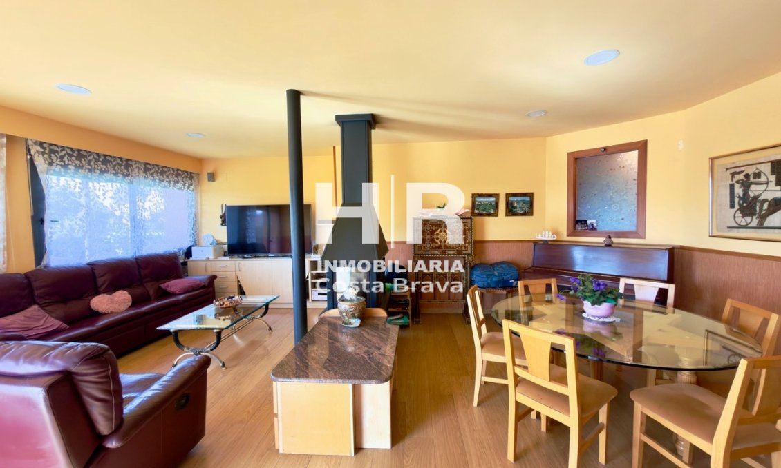 Venta - Casa unifamiliar - AIGUAVIVA - CENTRO PUEBLO