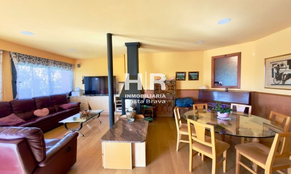 Venta - Casa unifamiliar - AIGUAVIVA - CENTRO PUEBLO