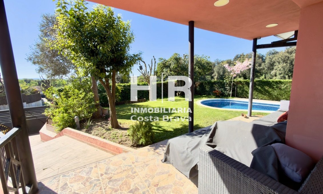Venta - Casa unifamiliar - AIGUAVIVA - CENTRO PUEBLO