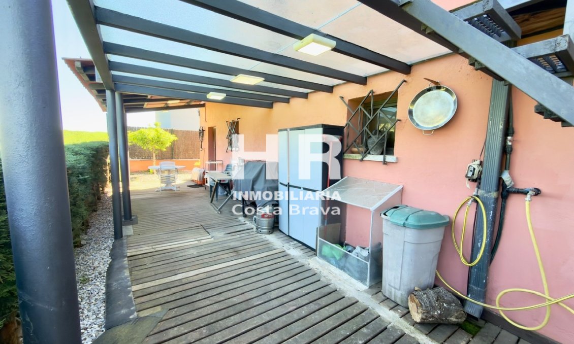 Venta - Casa unifamiliar - AIGUAVIVA - CENTRO PUEBLO