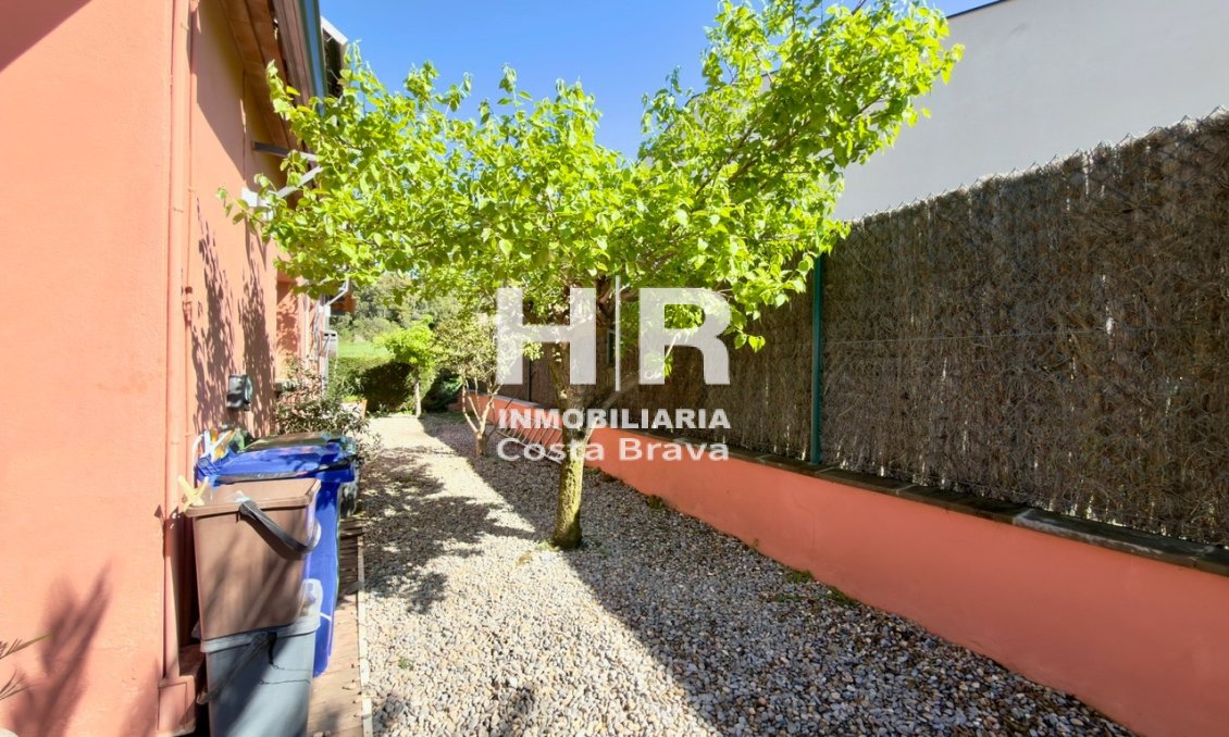 Venta - Casa unifamiliar - AIGUAVIVA - CENTRO PUEBLO