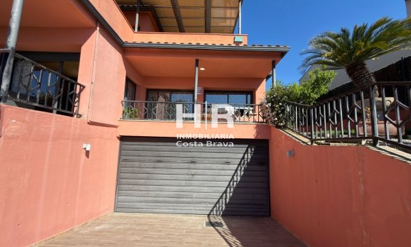 Venta - Casa unifamiliar - AIGUAVIVA - CENTRO PUEBLO