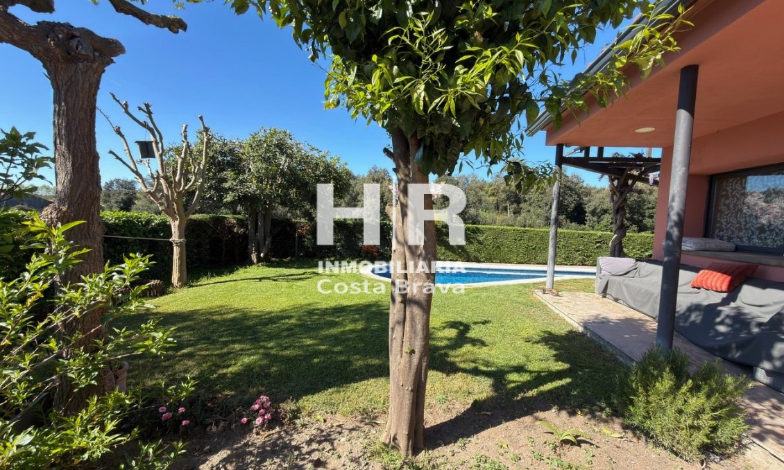 Venta - Casa unifamiliar - AIGUAVIVA - CENTRO PUEBLO