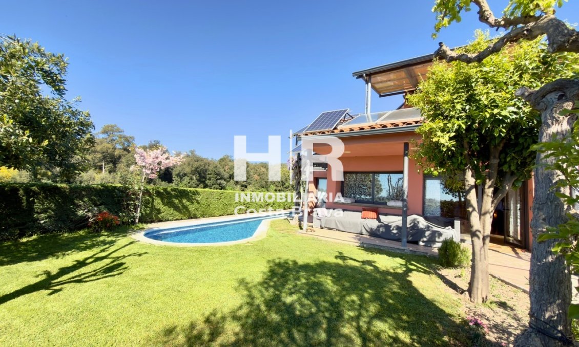 Venta - Casa unifamiliar - AIGUAVIVA - CENTRO PUEBLO