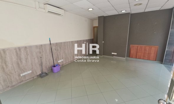 Alquiler a largo plazo - Local comercial - Granollers - Centro