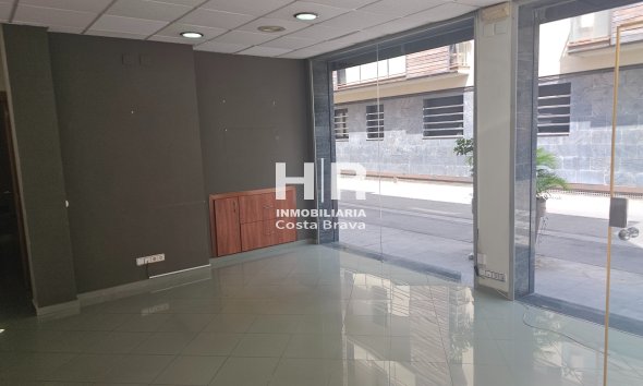 Alquiler a largo plazo - Local comercial - Granollers - Centro