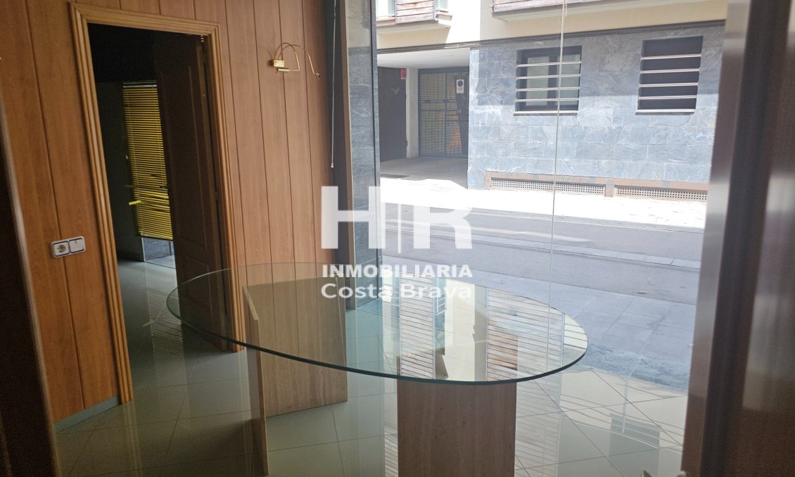 Alquiler a largo plazo - Local comercial - Granollers - Centro