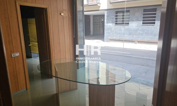Alquiler a largo plazo - Local comercial - Granollers - Centro