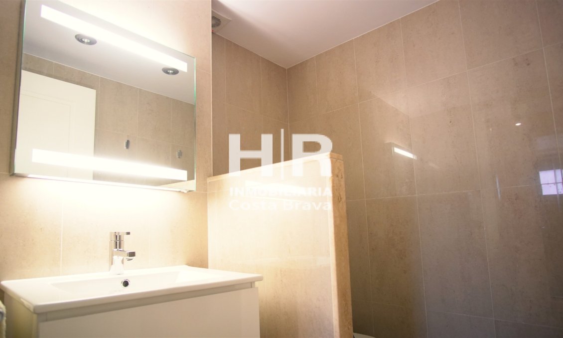 Venta - Apartamento / piso - Platja D'Aro - Primera línea de mar