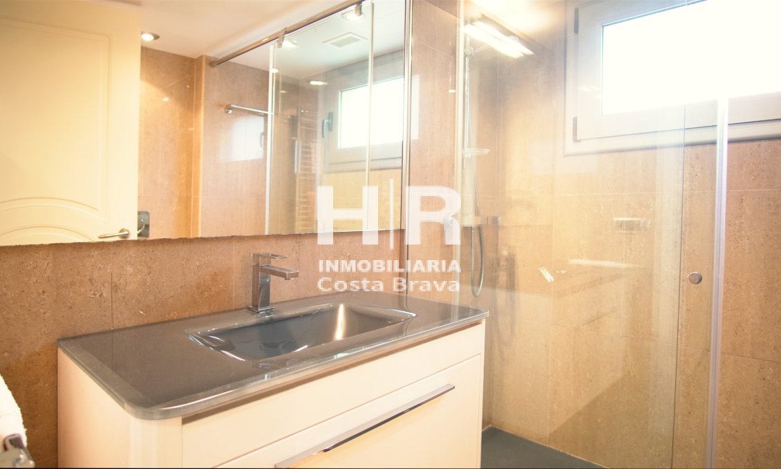 Venta - Apartamento / piso - Platja D'Aro - Primera línea de mar