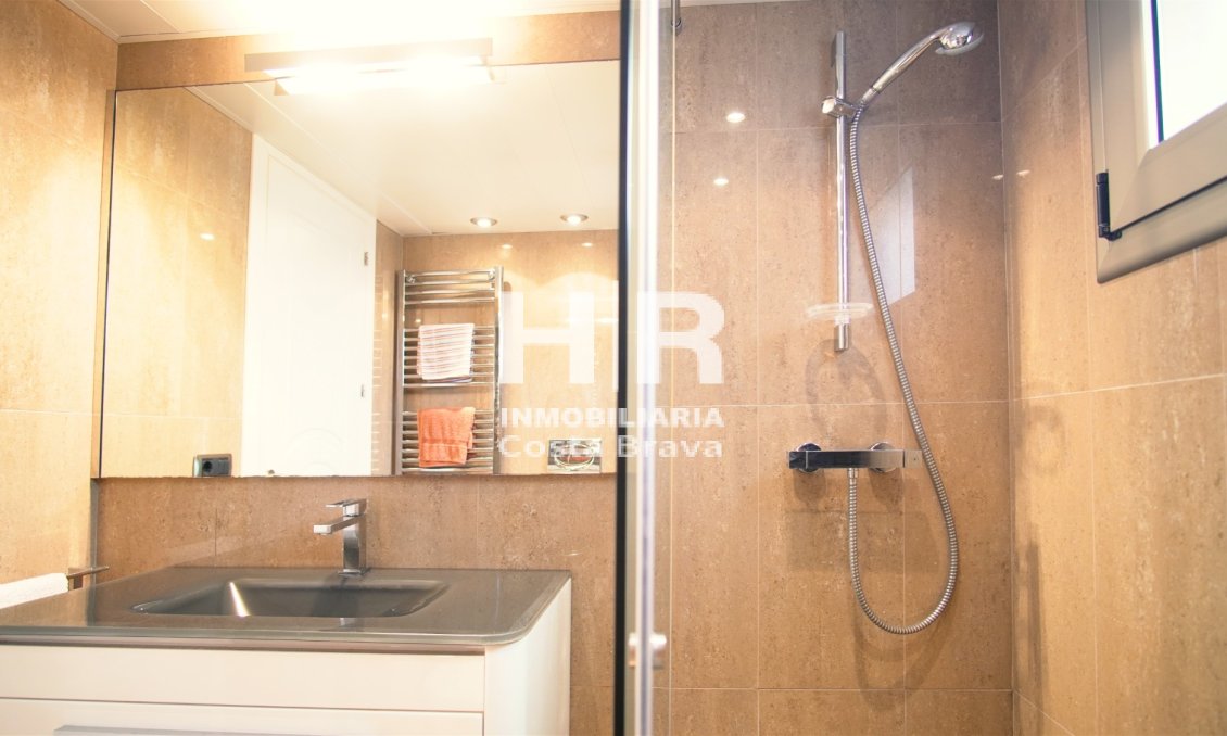 Venta - Apartamento / piso - Platja D'Aro - Primera línea de mar